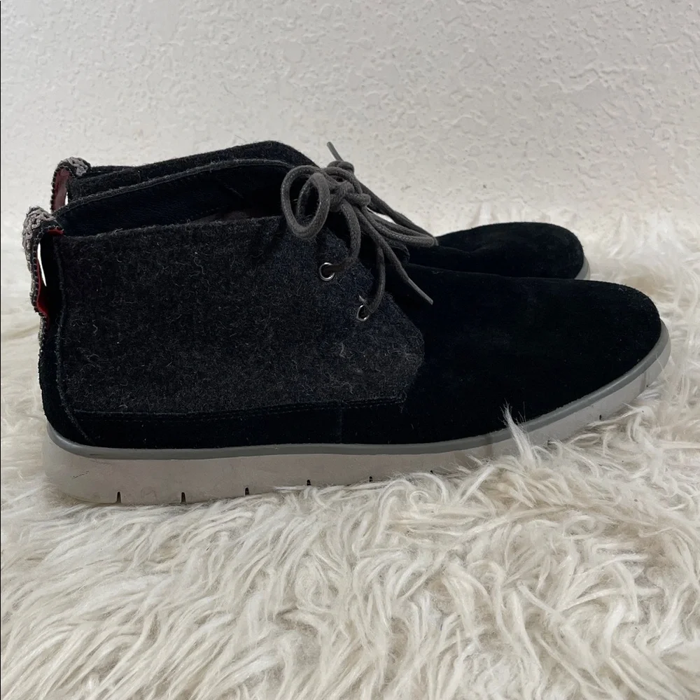 UGG Freamon Wool & Suede Chukka Boots S/N 1018442 Men's Size 10.5